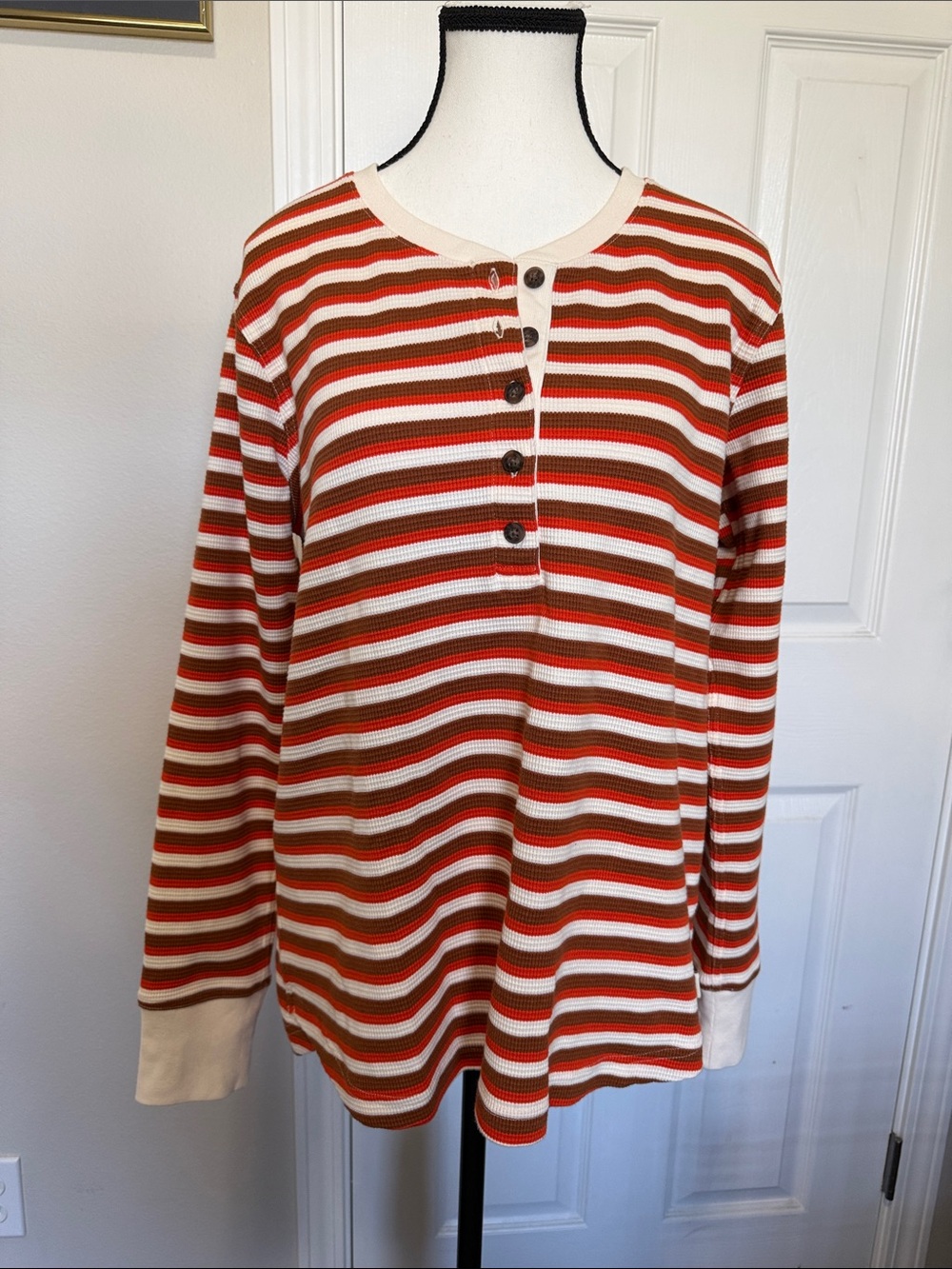 Duluth Trading Company Women’s heavy wt Henley Orange/brown/cream Sz L like new